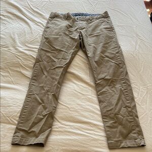 Banana Republic Men's Khaki Chinos Summer 2021